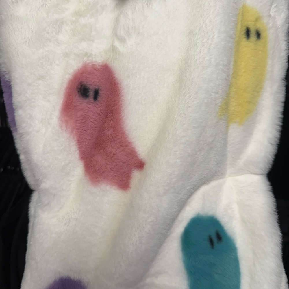 Colorful Ghost Print Fleece Blanket - Picture 3 of 3